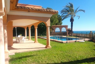 Вилла класса люкс в Villajoyosa, продажа