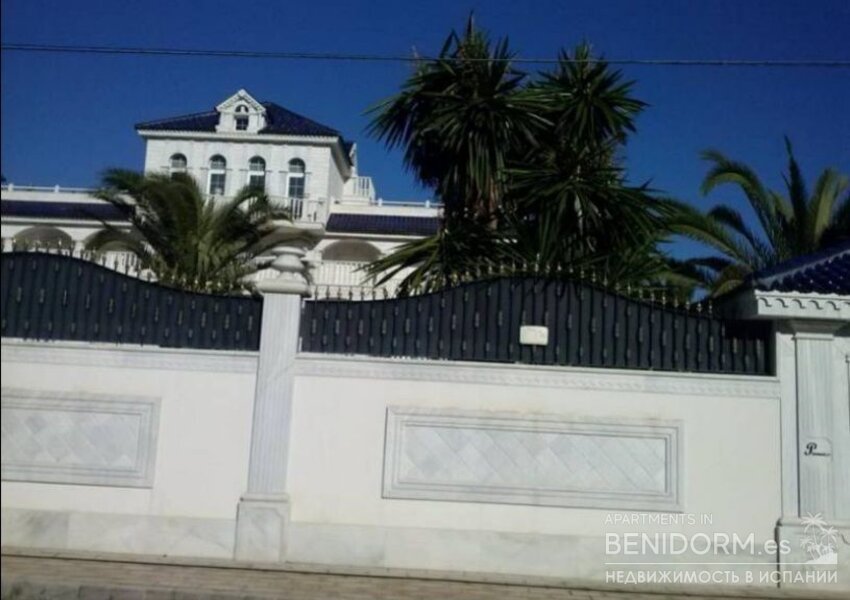Вилла класса люкс в Alicante, продажа