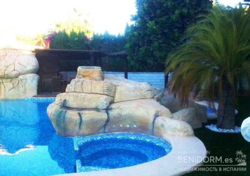 Вилла класса люкс в Alicante, продажа