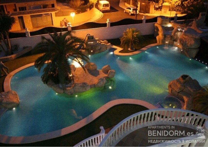 Вилла класса люкс в Alicante, продажа