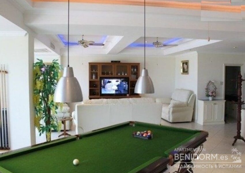 Вилла класса люкс в Alicante, продажа
