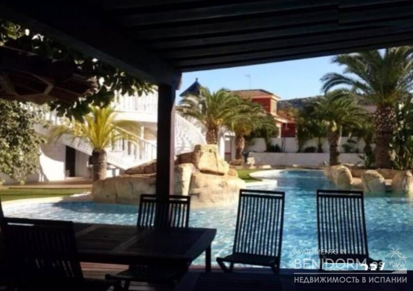Вилла класса люкс в Alicante, продажа