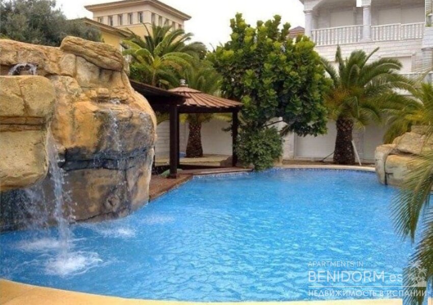 Вилла класса люкс в Alicante, продажа