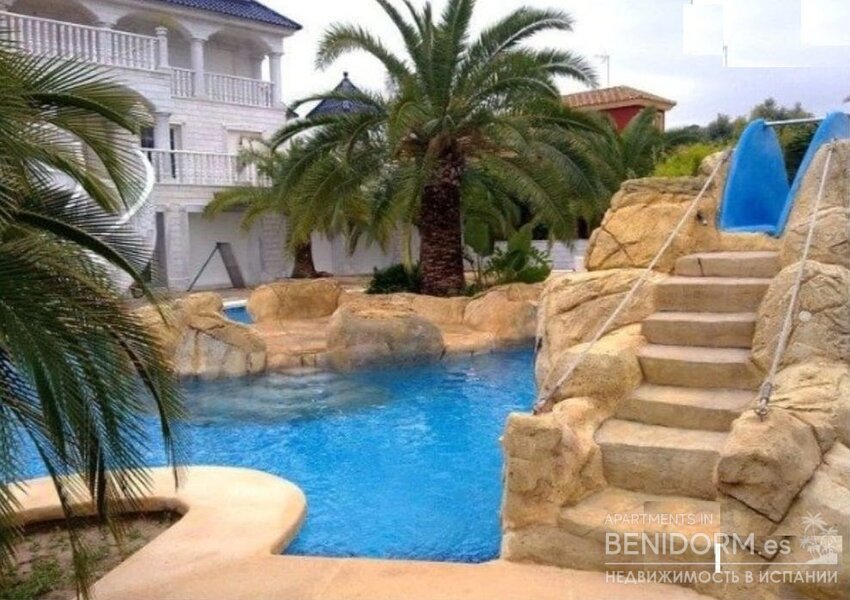 Вилла класса люкс в Alicante, продажа